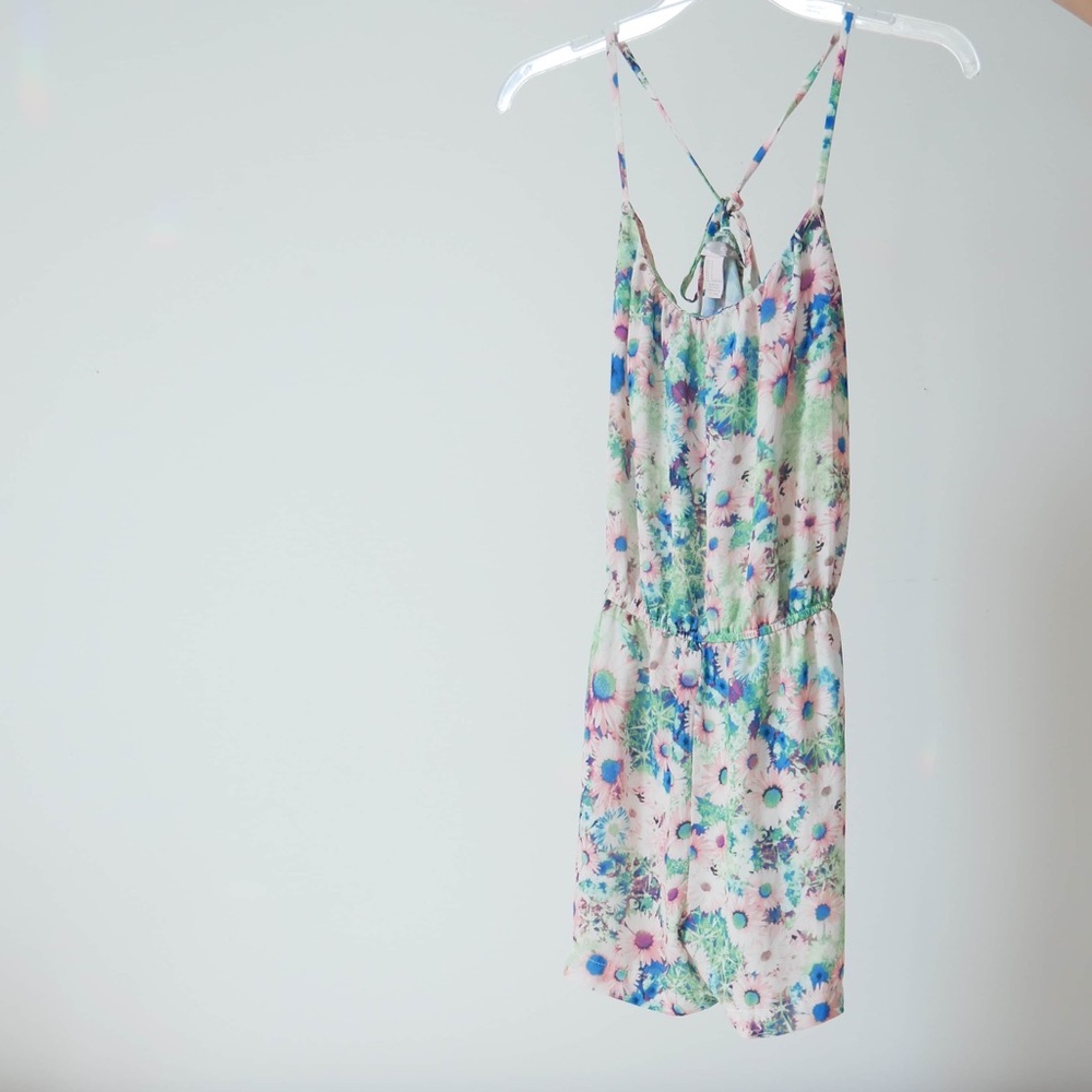 🌸 Forever 21  floral romper 🌸